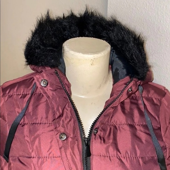 New J2 by JOU JOU Hooded Puffer Jacket in Burgundy - Picture 5 of 11